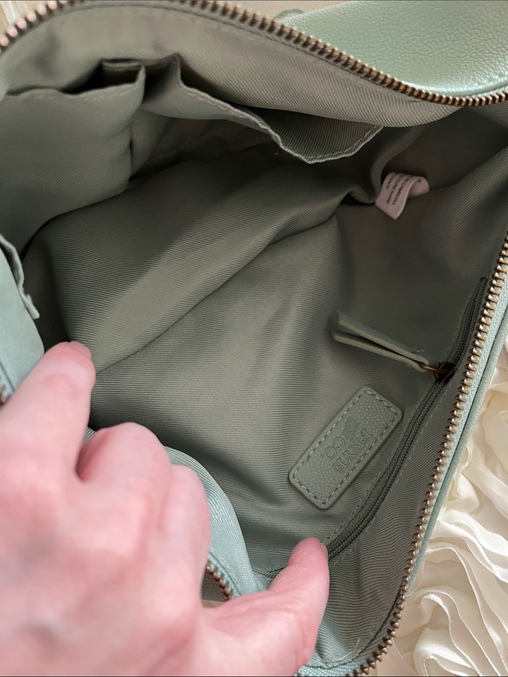Frye & Co. Spencer Chic Sling Bag - Picture 8 of 9